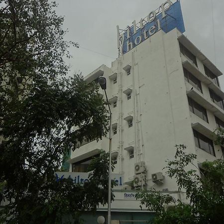 Hiltop Hotel Mumbai Exterior foto