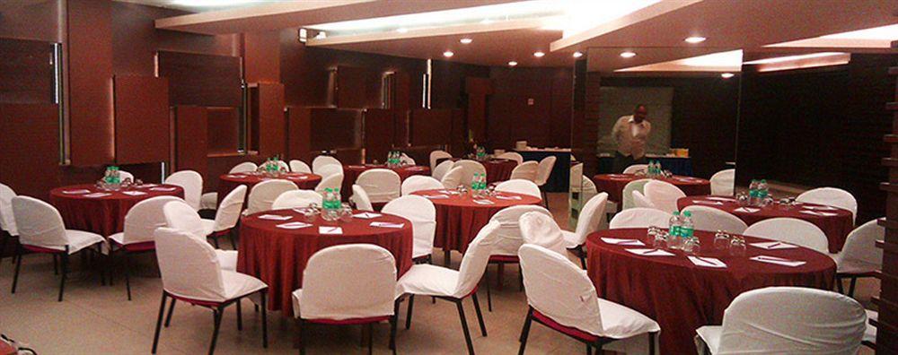 Hiltop Hotel Mumbai Exterior foto